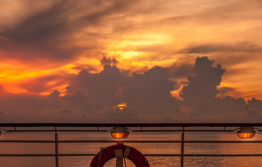 PAKET TOUR BULAN MADU – 4 HARI /3 MALAM + PIRATE DINNER CRUISE