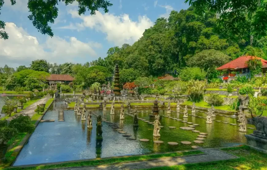 LEMPUYANG & TIRTA GANGGA TOUR